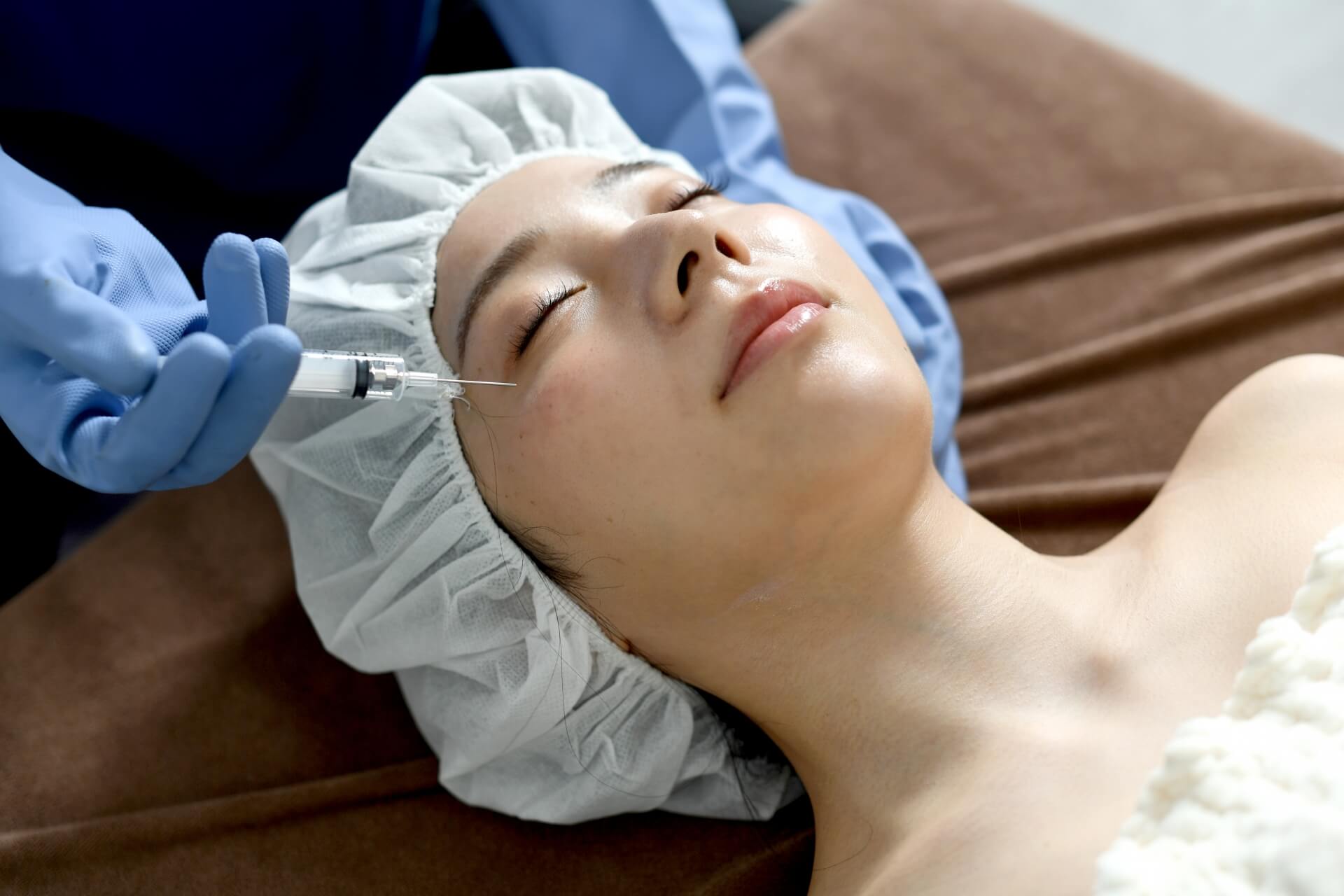 クマ取りの脂肪注入施術におけるメリットと注意点